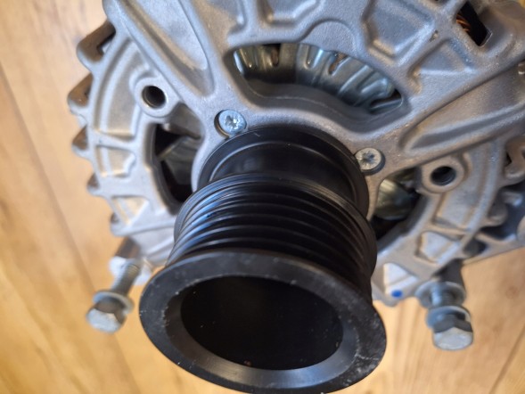 BMW OE 12318571358 8571358 8635553 Альтернатор Bosch 250А BMW 1 F21 LCI 3 F30 LCI F31 LCI F34 GT LCI G20 G12