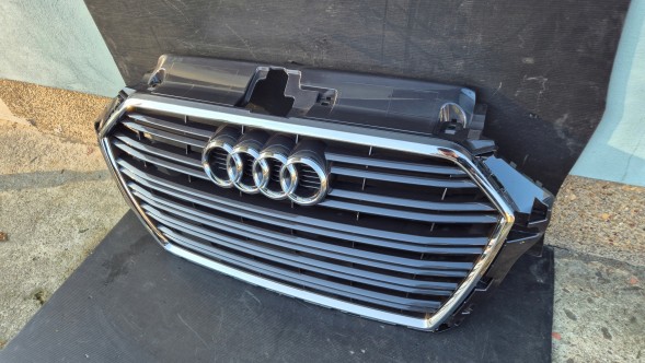Audi OE GRILL AUDI A3 8V LIFT 2016-2020 Решітка радіатора РЕШІТКА Audi A3 8V LIFT 16-20 OE 8V5853651M ОРИГ. НОВИНКА!