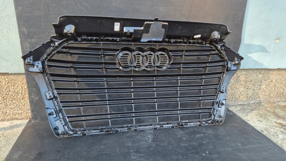 Audi OE GRILL AUDI A3 8V LIFT 2016-2020 Решітка радіатора РЕШІТКА Audi A3 8V LIFT 16-20 OE 8V5853651M ОРИГ. НОВИНКА!