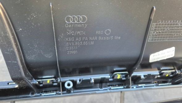 Audi OE GRILL AUDI A3 8V LIFT 2016-2020 Решітка радіатора РЕШІТКА Audi A3 8V LIFT 16-20 OE 8V5853651M ОРИГ. НОВИНКА!