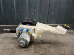 BMW OE 3450-5A75D97-01 5A75D97 Гальмівний насос ABS BMW 2 U06
