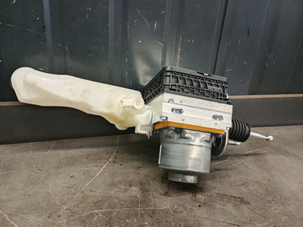 BMW OE 3450-5A75D97-01 5A75D97 Гальмівний насос ABS BMW 2 U06