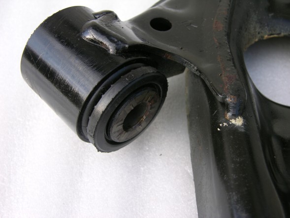 Mazda OE 3059082300 Б/у коливач правий передній Mazda 2 DJ/DL ліфт