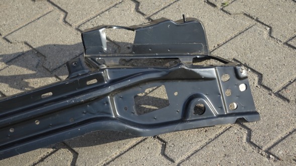 Китай 602404 ПЕРЕДНІ РЕМІСНІ СКЛА RENAULT LAGUNA 93-