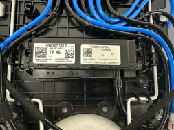 Volkswagen OE 760881879A 4N0907182D Кронштейн контролера сидіння VW 760881879А