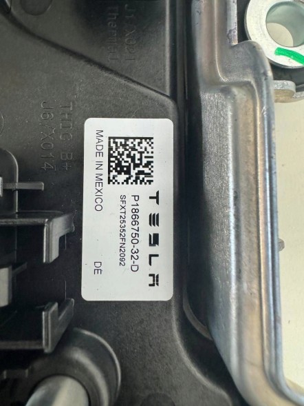 Tesla Блоки управління всі Tesla Model Y Juniper P186675032D