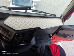MKM fh134fh523 Полиця-столик на панель приладів вантажівки Volvo FH 4 з 2013 року