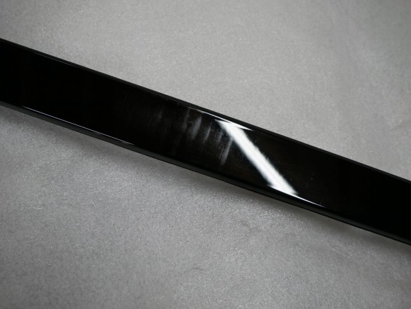BMW OE BMW F95 G05 G18 LEWA LISTWA ZGARNIAJĄCA SZYBY CZOŁOWEJ PRZÓD 7463527 51317463527 BMW F95 G05 G18 ЛІВА НАКЛАДКА УЩІЛЬНЮВАЧА ЛОБОВОГО СКЛА ПЕРЕДНЯ 7463527