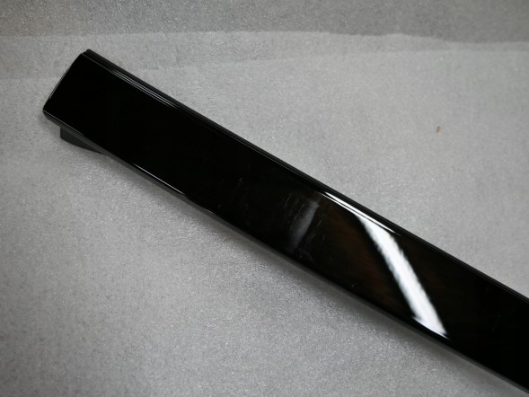 BMW OE BMW F95 G05 G18 LEWA LISTWA ZGARNIAJĄCA SZYBY CZOŁOWEJ PRZÓD 7463527 51317463527 BMW F95 G05 G18 ЛІВА НАКЛАДКА УЩІЛЬНЮВАЧА ЛОБОВОГО СКЛА ПЕРЕДНЯ 7463527