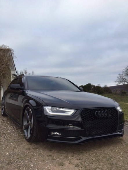 Китай ATRAPA GRILL ZDERZAKA PLASTER MIODU A4 B8,5 LIFT CZARNY POŁYSK Решітка радіатора Audi A4 B8,5 рестайлінг чорний глянець