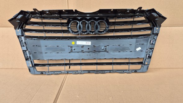 Audi OE GRILL ATRAPA CHŁODNICY AUDI A4 B9 8W0 PRZEDLIFT 2015-2019 CHROM POŁYSK ŚRODEK Решітка радіатора GRILL Audi A4 B9 8W0 8W 15-19 ХРОМ OE 8W0853651BR AB НОВА