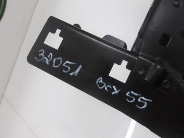 BMW OE 7284101 BMW 4 F32 F33 ОКУЛЯР ПОСИЛЕННЯ РЕМІНЬ ЛІВИЙ ПЕРЕДНІЙ