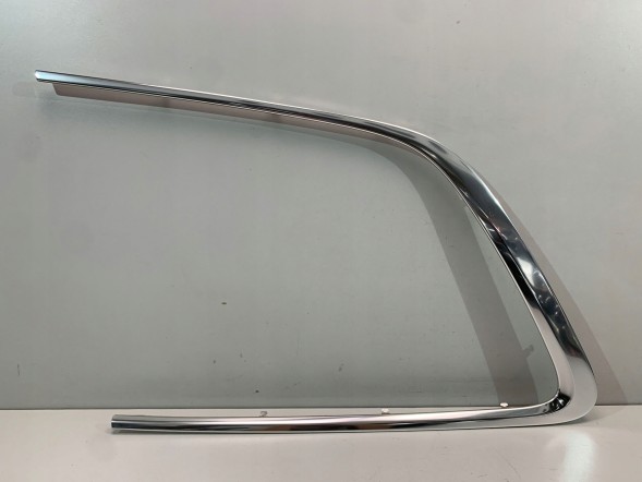 Volvo OE VOLVO XC90 ЛІСТА ЗАДНЬОГО СКЛА ЛІВА ХРОМОВАНА 32219268