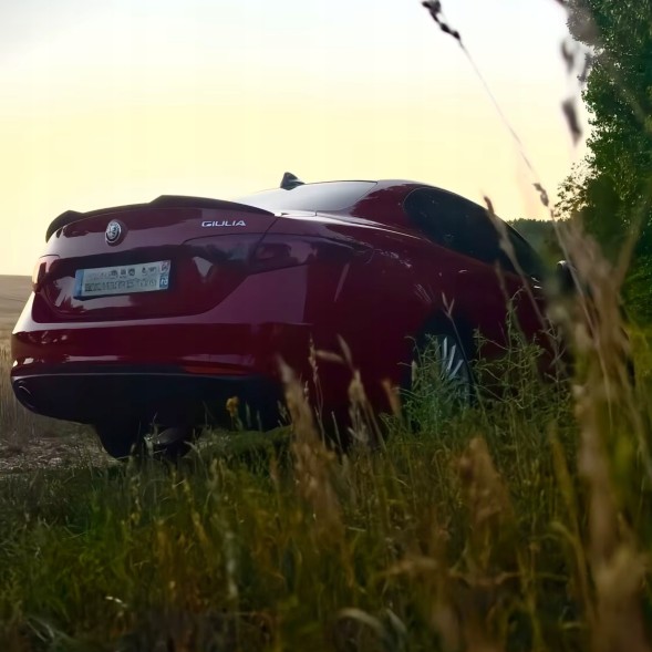 Китай Lotka Alfa Romeo Giulia Sedan Спойлер Alfa Romeo Giulia 2015+ Чорний Блиск Лоток Накладка на Клапан