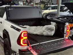 Китай 448446 Жорсткий ролетний чохол BAKFlip MX4 для Toyota Tacoma 5 футів 2024