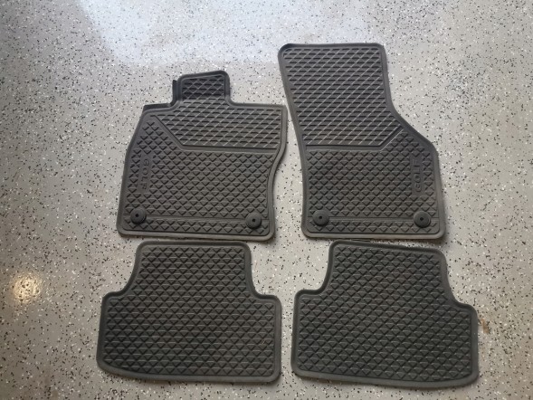 Volkswagen OE 5G1061502A82V ( INTRAD ) DYW.GUM ПРЕМІУМ ПЕРЕДНІЙ,GOLF7 5G1061502A82V VW Гольф