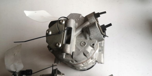 Renault OE M4R713 8200869742-A 8200869742A Megane scenic 2.0 8200869742a компресор кондиционера