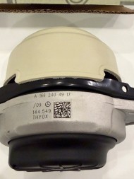 Mercedes-Benz OE A1662403917 A1662404917 A1662405917 ПОДУШКА ДВИГУНА ПРАВА MERCEDES ML W166 GL X166
