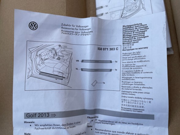 Volkswagen OE 5G0071303C _auditeile_ Накладки на пороги сталеві 5G0071303C VW GOLF 7 для 3-дверної версії --