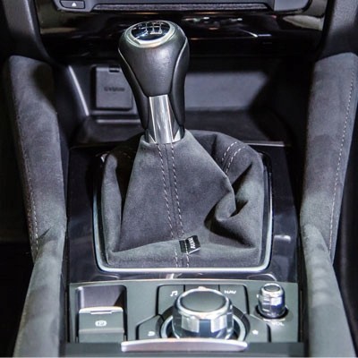 Mazda OE Б/у кришка важеля перемикання передач ALCANTARA MAZDA 6 GJ/GL OE MANUAL GMK6-V1-270
