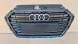 Audi OE GRILL AUDI A3 8V LIFT 2016-2020 BEZ RADARU CIEMNY Решітка радіатора GRILL Audi A3 8V LIFT 16-20 OE 8V3853651AA ОРИГІНАЛ НОВА !