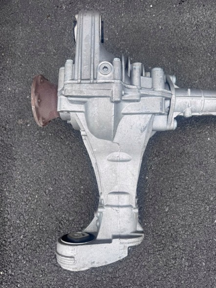 GKN передній диференціал (передній міжосьовий диференціал) 0BM 409 505 N справний
