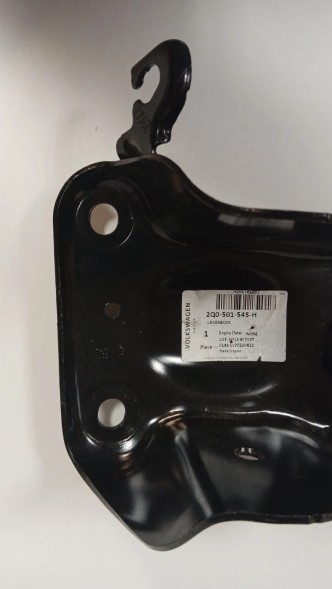 Volkswagen OE M176 - Новий кронштейн підшипника задньої осі лівий VW Audi Skoda 2Q0501545G