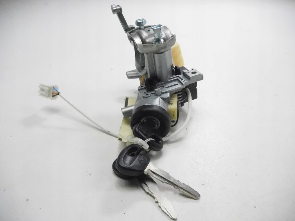 Mazda OE НАБІР КЛЮЧІВ / ЗАМАК ЗАПАЛЮВАННЯ MAZDA 323 BH3N-09-010D