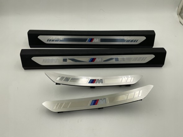 BMW OE KKDA BMW X6 G06 F96 LISTWY NAKŁADKI PROGOWE KOMPLET 8072328 8072327 Накладки на пороги BMW X6 G06 F96 Комплект 8072328 8072327