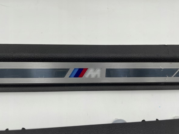 BMW OE KKDA BMW X6 G06 F96 LISTWY NAKŁADKI PROGOWE KOMPLET 8072328 8072327 Накладки на пороги BMW X6 G06 F96 Комплект 8072328 8072327