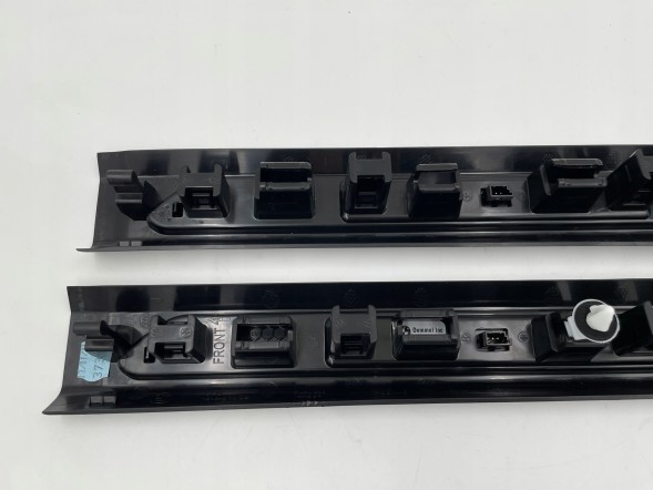 BMW OE KKDA BMW X6 G06 F96 LISTWY NAKŁADKI PROGOWE KOMPLET 8072328 8072327 Накладки на пороги BMW X6 G06 F96 Комплект 8072328 8072327