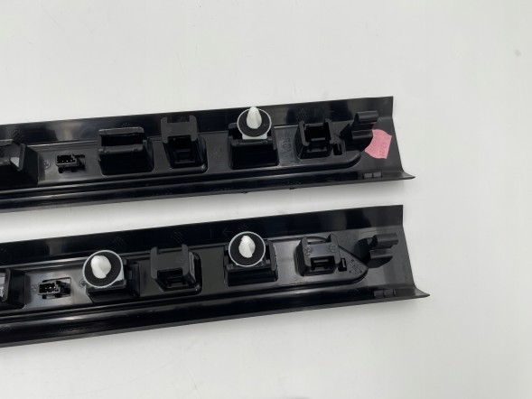 BMW OE KKDA BMW X6 G06 F96 LISTWY NAKŁADKI PROGOWE KOMPLET 8072328 8072327 Накладки на пороги BMW X6 G06 F96 Комплект 8072328 8072327