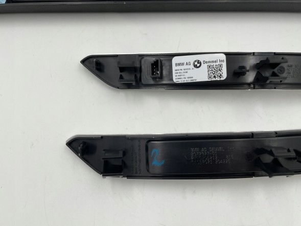 BMW OE KKDA BMW X6 G06 F96 LISTWY NAKŁADKI PROGOWE KOMPLET 8072328 8072327 Накладки на пороги BMW X6 G06 F96 Комплект 8072328 8072327