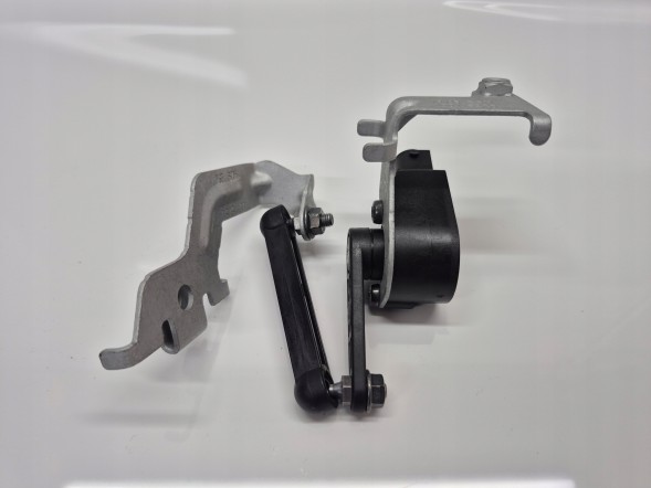 Volvo OE 32246112 VOLVO XC40 CZUJNIK POZIOMOWANIA ŚWIATEŁ VOLVO XC40 ДАТЧИК РІВНЯ ФАР