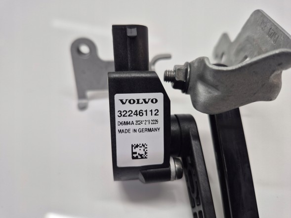 Volvo OE 32246112 VOLVO XC40 CZUJNIK POZIOMOWANIA ŚWIATEŁ VOLVO XC40 ДАТЧИК РІВНЯ ФАР