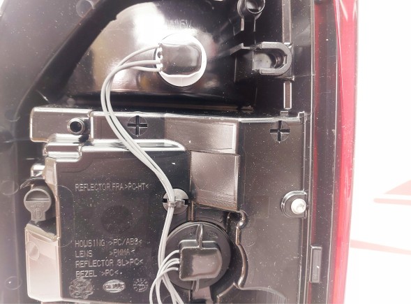 Volkswagen OE HELLA ЛІХТАР ЗАДНІЙ ЛІВИЙ 2SK012.337-051 VOLKSWAGEN T6
