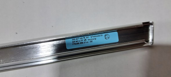 Skoda OE SKODA SUPERB 3 ПЛАНКА ХРОМ ДВЕРІ ПРАВА ПЕРЕДНЯ 3V0837644M