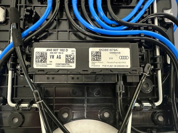Audi OE 4K0881879A 4N0907182D Кронштейн контролера сидіння Audi 4K0881879A