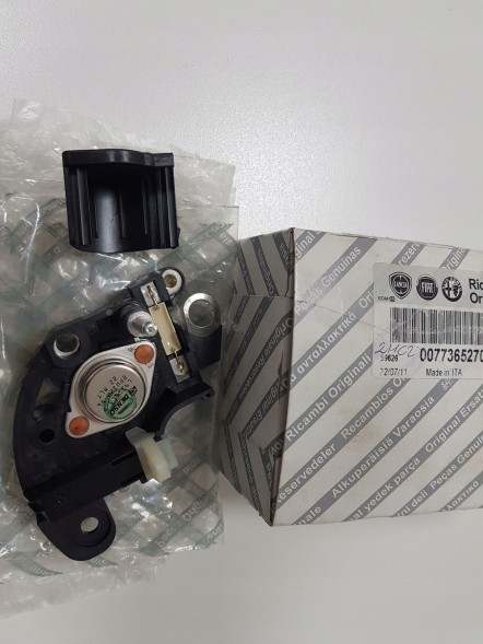 Fiat OE Регулятор напруги генератора Альфа 159 77365270