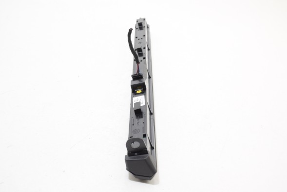BMW OE 5A98DC5 BMW BMW 5 G60 G61 Декоративна панель правої смуги вентиляційного отвору приладової панелі