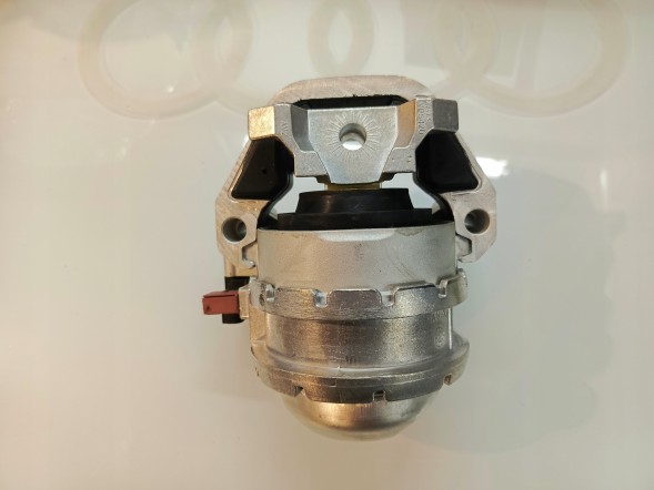 Китай 4H0199256T OEM AUDI A6 S6 RS6 A7 S7 RS7 C7 4G A8 S8 ПОДУШКИ ДВИГУНА ПРАВА 4Х0199256Т НОВА