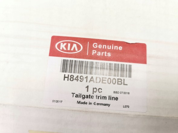 Kia OE Планка декоративна заднього люка Kia Rio OE H8491ADE00BL H8491 ADE00BL