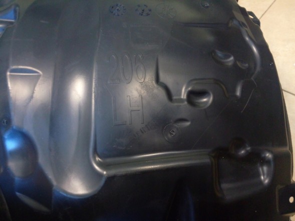 Mercedes-Benz OE НАДКОЛЕСО MERCEDES W206 C-KL ПЕРЕДНЄ ЛІВЕ ч. ПЕРЕДНЄ 2068840300 ОРИГ.*