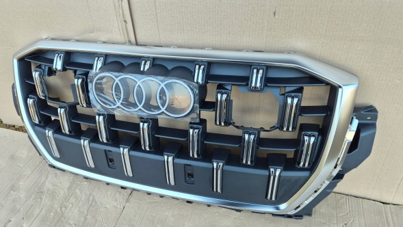 Audi OE GRILL AUDI Q7 4M DRUGI LIFT 2023- S-LINE CHROM Муляж решітки радіатора GRILL Audi Q7 II 4M0 LIFT 23- S-LINE OE 4M0853651BE Хром