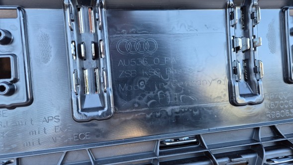 Audi OE GRILL AUDI Q7 4M DRUGI LIFT 2023- S-LINE CHROM Муляж решітки радіатора GRILL Audi Q7 II 4M0 LIFT 23- S-LINE OE 4M0853651BE Хром