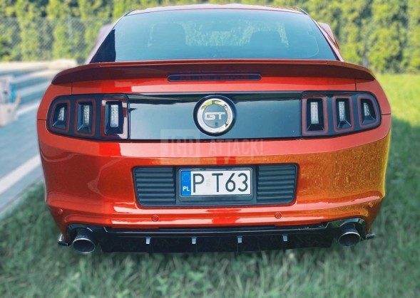 Китай 000-MU13-DCGB Дифузор Спідниці Бампера - Чорний Глянець FORD MUSTANG 2013-2014