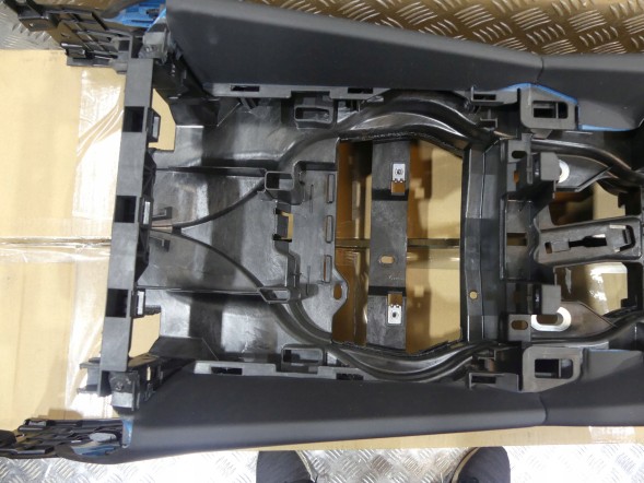 BMW OE BMW 5 G60 G61 КОНСОЛЬ ТУНЕЛЬ 5A4FC42