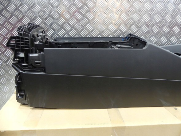 BMW OE BMW 5 G60 G61 КОНСОЛЬ ТУНЕЛЬ 5A4FC42