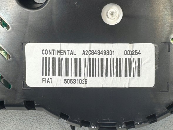 Alfa Romeo OE ЛІЧИЛЬНИК ПРИЛАДОВА ПАНЕЛЬ СПІДОМЕТР ALFA ROMEO MITO 1,2 A2C84849801 50531025 VDO