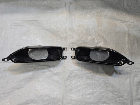 BMW OE RURA KOŃCOWKA WYDECHU BMW 7 G11 8064763 8064764 Bmw 7 g11 g12 наконечник глушника чорний комплект пара 8064763 8064764